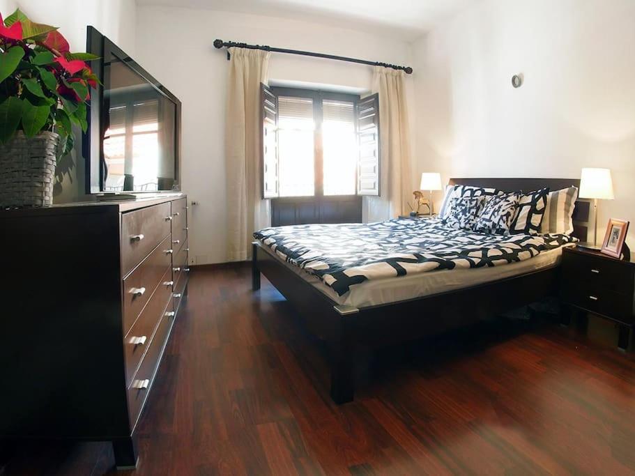 Vip House Rentals, Entire In Old Town Málaga