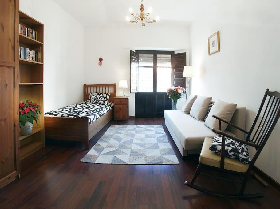 Apartamento Vip House Rentals, Entire In Old Town Málaga